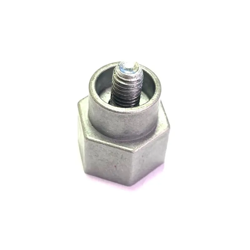 Promotion Adaptateur tete à fils débroussailleuse M8X1,25 GM