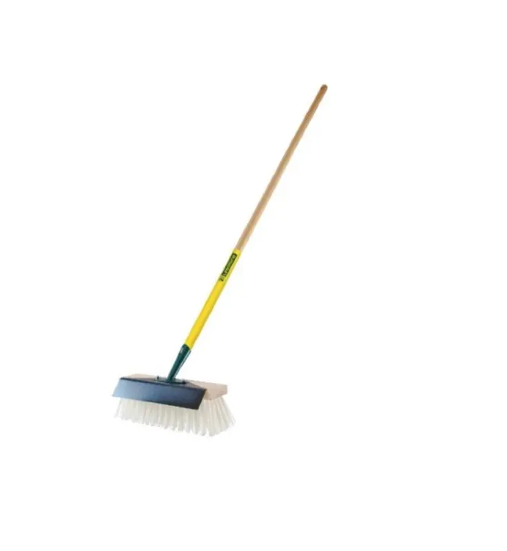 Commander Maintenant 157102 – Balai grattoir Batipro (32cm) manche bois certifié PEFC 100% (150cm)